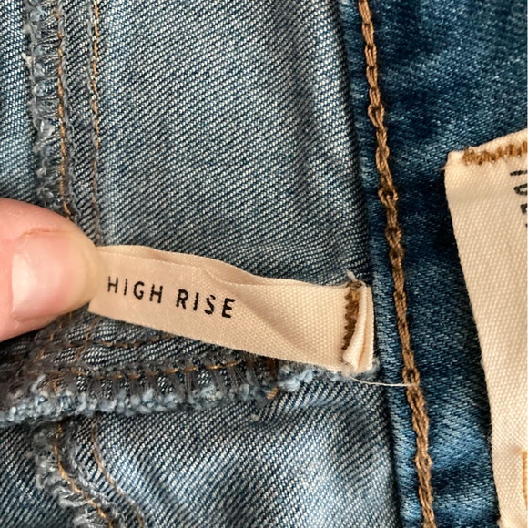 Urban Heritage denim shorts with lace trim - Picture 4 of 5